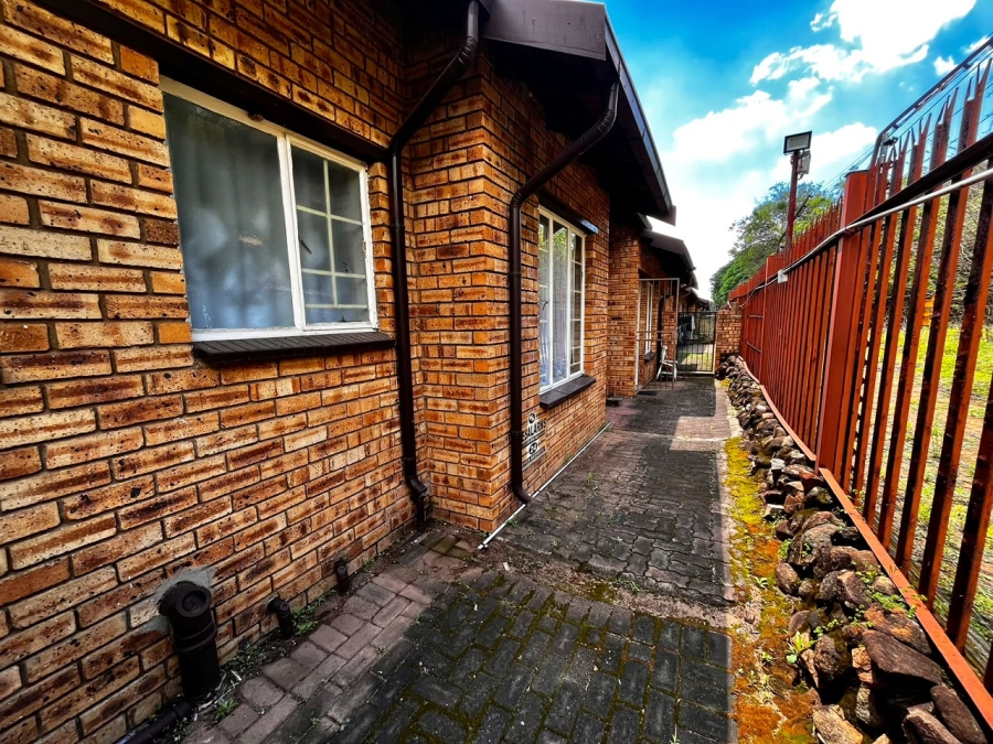 2 Bedroom Property for Sale in Safari Gardens North West